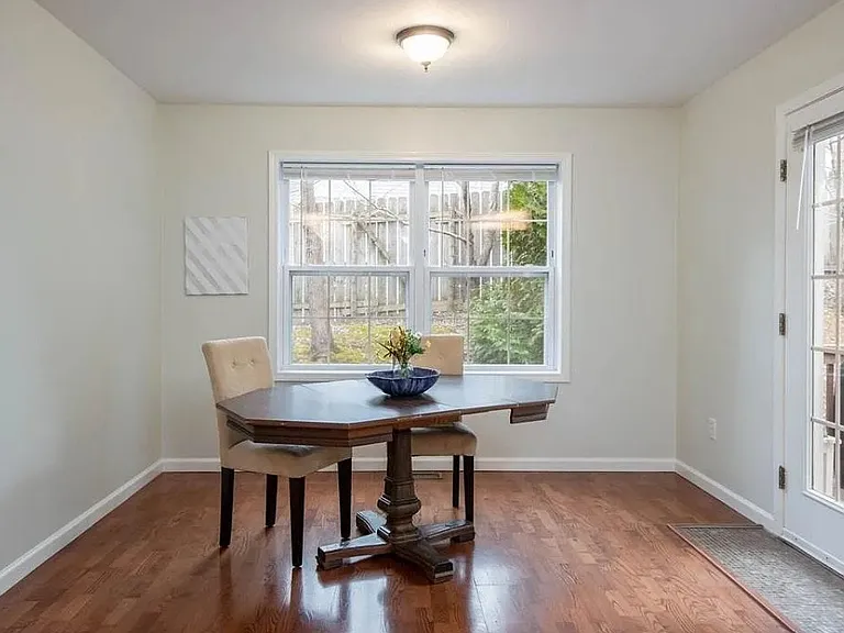 21 Kirby Rd — Photo 4