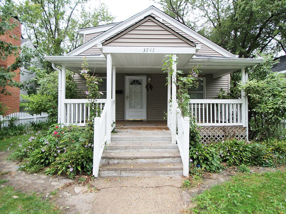 1st image of 3747 Newton Ave N