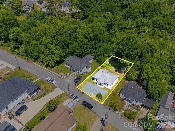 3rd image of 83 Woodsdale Pl SE