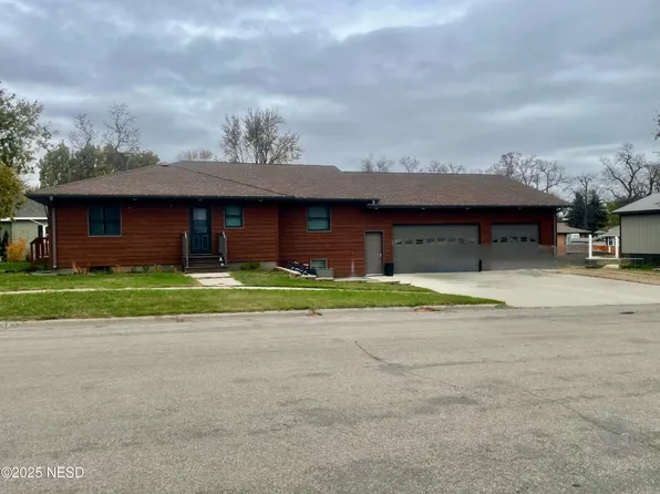 512 3rd Ave S, Clear Lake, SD 57226