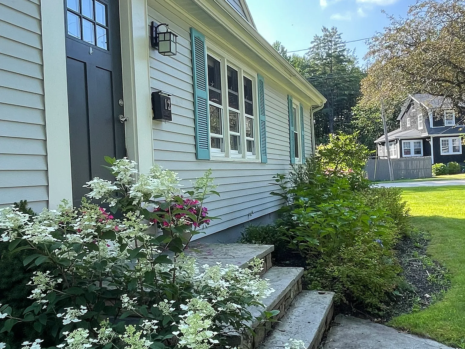 3 bed, 1434 sqft, $3,090 — Photo 2