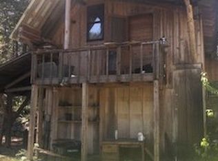 870 Robinson Corner Rd, Cave Junction, OR 97523