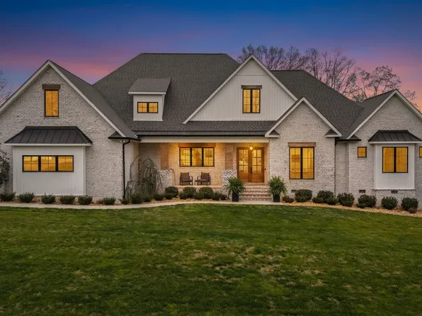 426 Brunswick Ct, Tullahoma, TN 37388