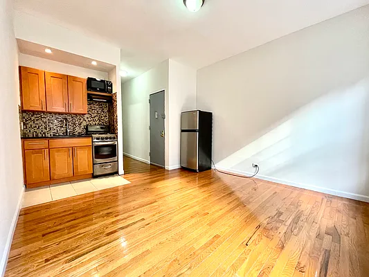 Rented by Bohemia Realty Group | media 10