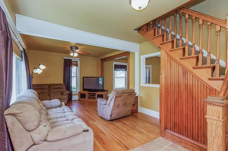 608 S Center St, Zearing, IA 50278 Zillow