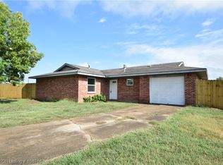 222 Summer Cir, Sallisaw, OK 74955