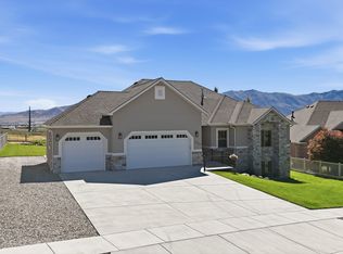 1098 N Valley View Dr, Tremonton, UT 84337