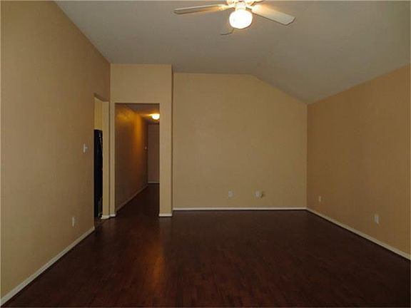 2nd image of 12122 Glen Crossing Cir
