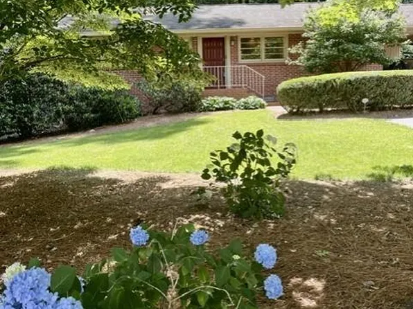 2556 Defoors Ferry Rd NW, Atlanta, GA 30318