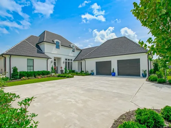 107 Deerfield Dr, Belle Chasse, LA 70037