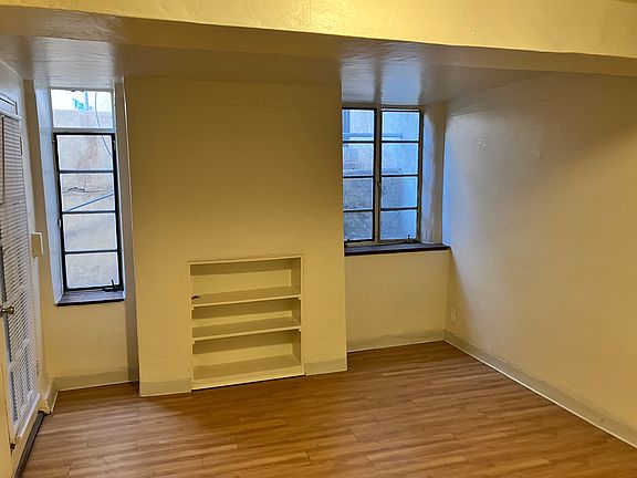 5th image of 114 Mesa St SE #114