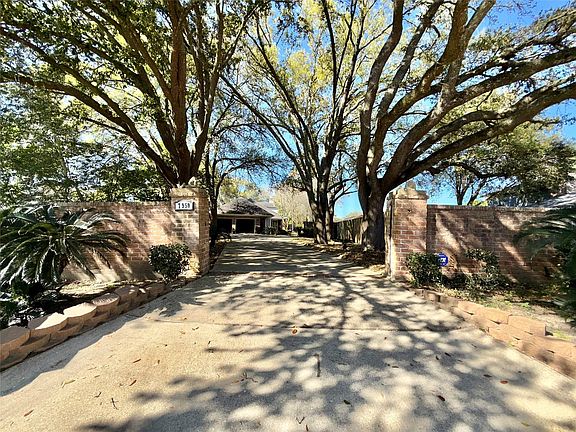 5th image of 7950 Collier Rd