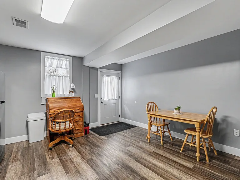 241 Helen Ave #A — Photo 6