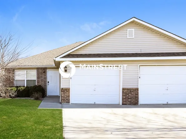 222 Palmer Ct, Pleasant Hill, MO 64080