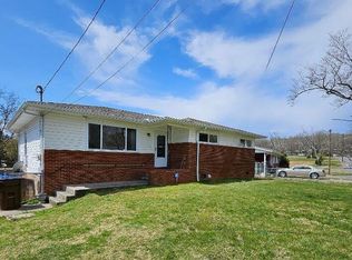 102 E Hutchinson Cir, Oak Ridge, TN 37830