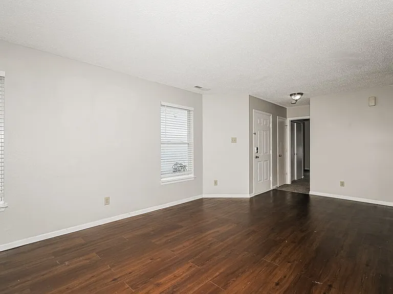 3015 Redland Ln — Photo 5