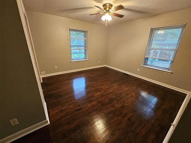 804 Cedar St — Photo 4