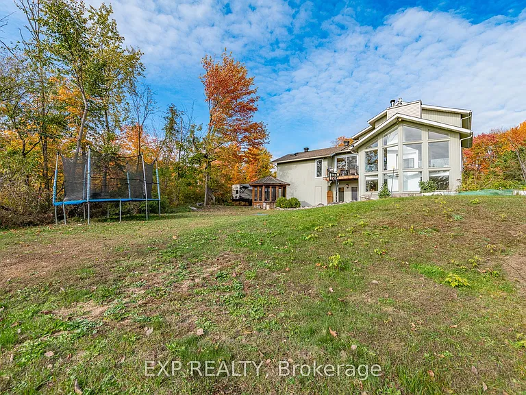1238 Barnwell Cres — Photo 45
