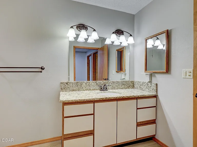 416 W Spring St #1 — Photo 20