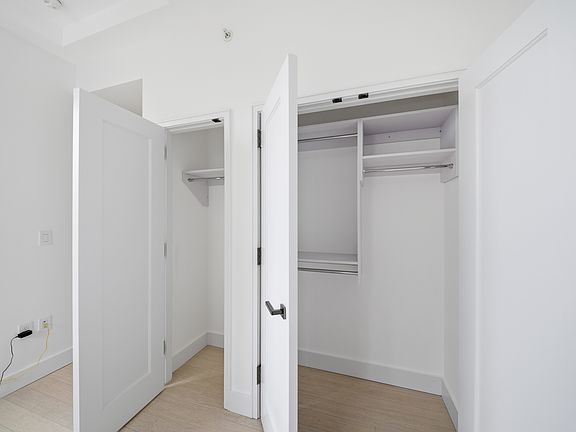 5th image of 30 Morningside Dr #712