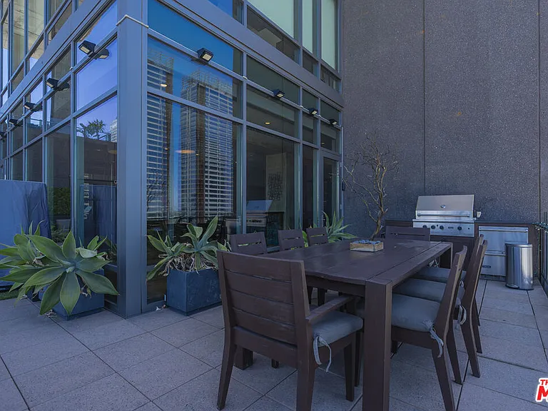 1100 S Hope St #1714 — Photo 30