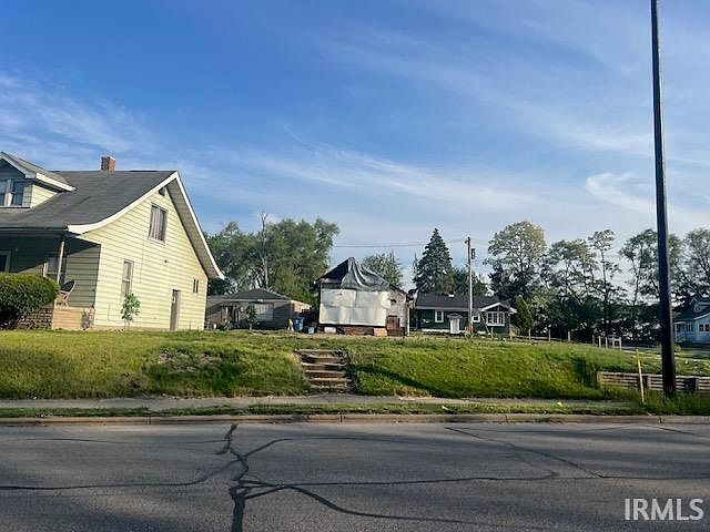 1st image of 1723 Lincolnway St W