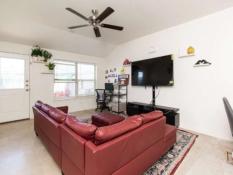 1258 Lehmann Dr #A — Photo 2