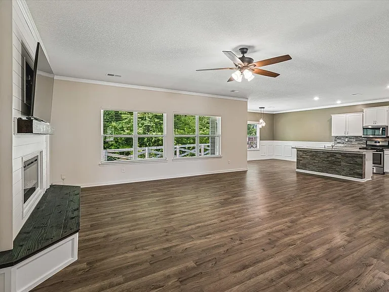 340 Driftwood Loop — Photo 10