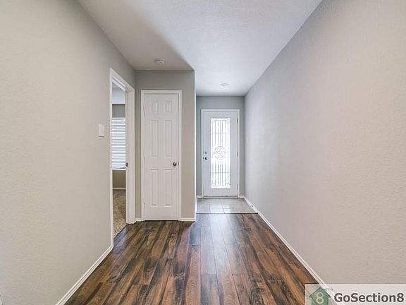 3rd image of 413 Eisenhower Ln