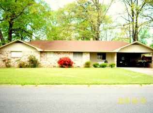 1412 Hickory St, Crossett, AR 71635