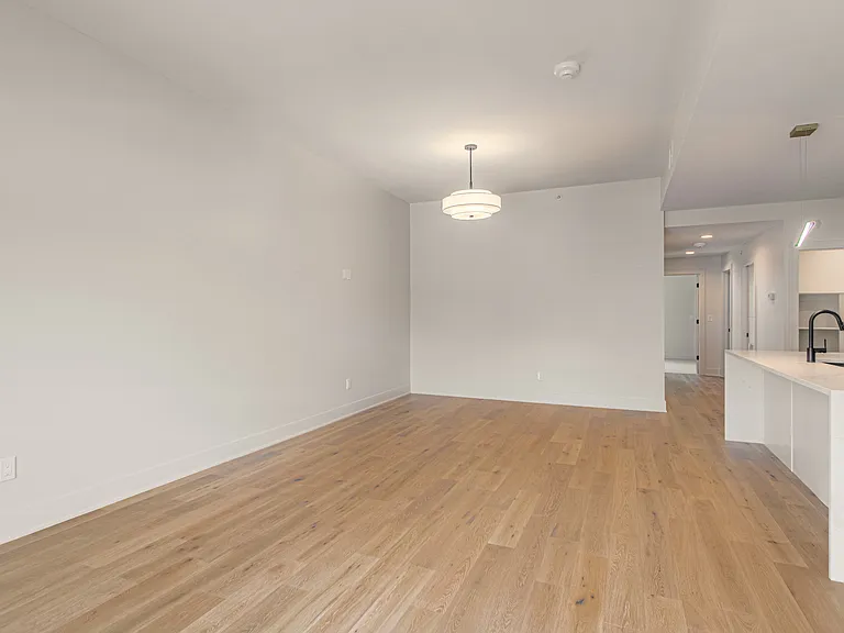 200 W Gregory Blvd #202 — Photo 6