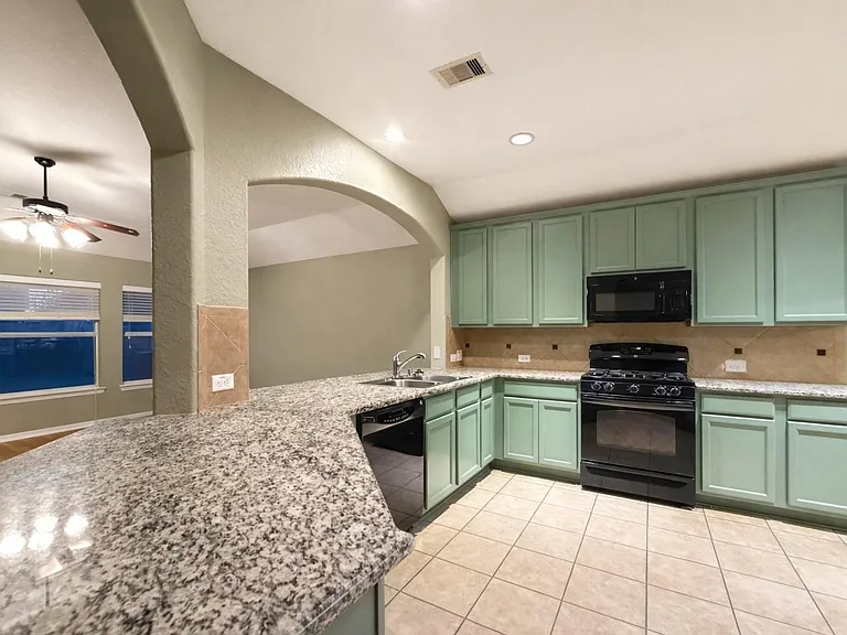 1215 Pecos Pass Dr — Photo 6