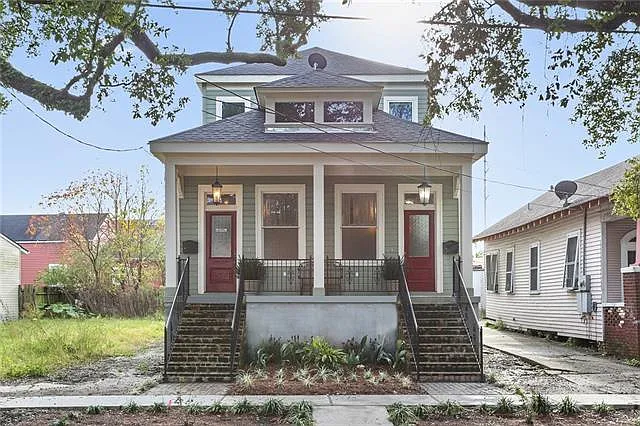 3014 Banks St — Photo 2