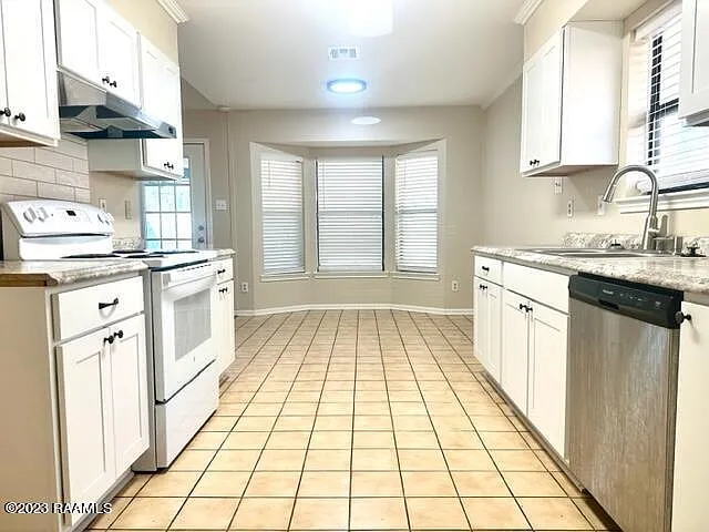 709 Rosedown Ln — Photo 6