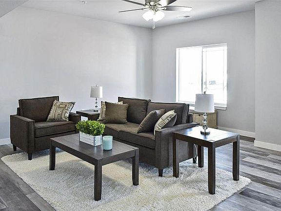 3rd image of 1325 Bunker Hill Dr #2105