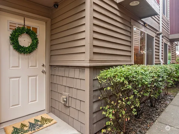 713 N 94th Street #B, Seattle, WA 98103