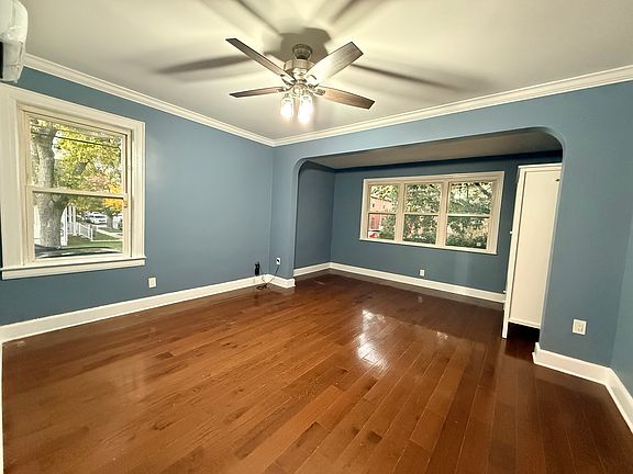 5th image of 7526 166th St Floor 1