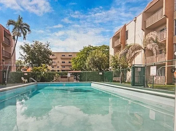 4841 NW 7th St APT 306-4, Miami, FL 33126
