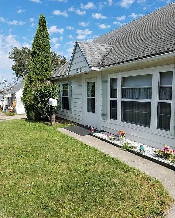 2nd image of 1519 9th St SW