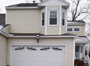 7 Essex Cir, Albany, NY 12209