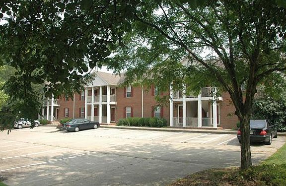 1st image of 77 Forest Hill Dr