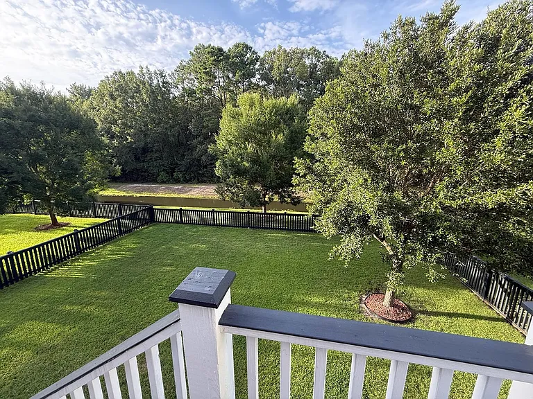 120 Clouter Creek Dr — Photo 8