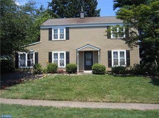 47 Tweed Rd, Levittown, PA 19056