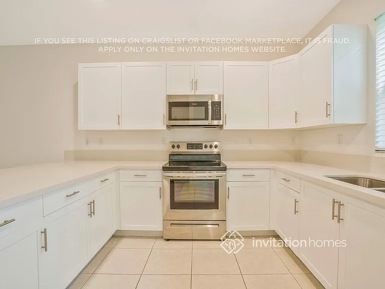 1636 SW 29th St — Photo 6
