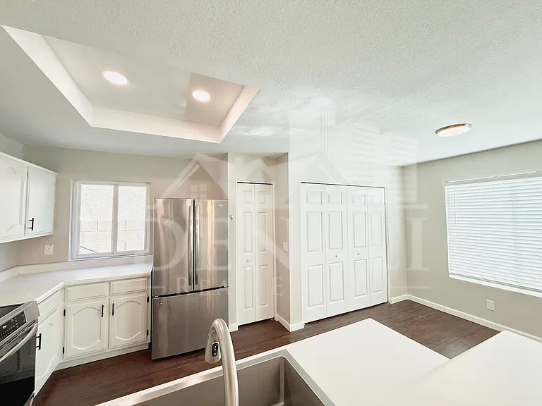 1114 S Surfside Dr — Photo 10