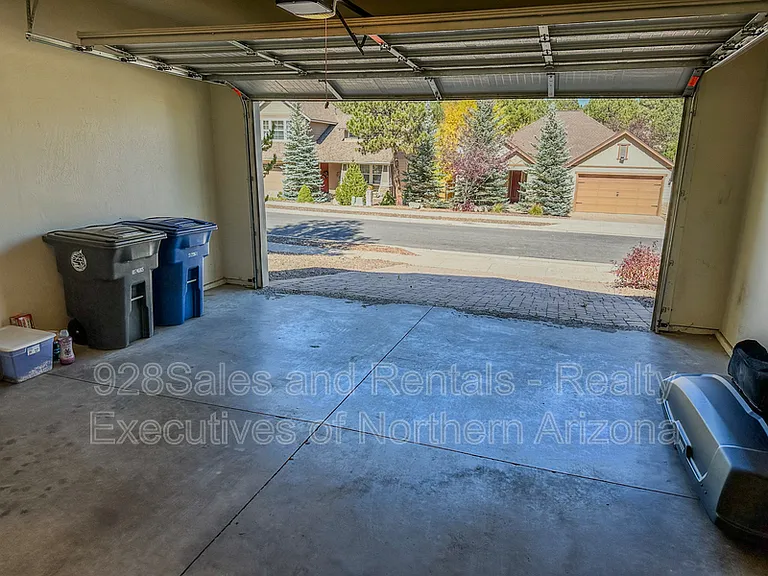 537 W Nugget Trl — Photo 23