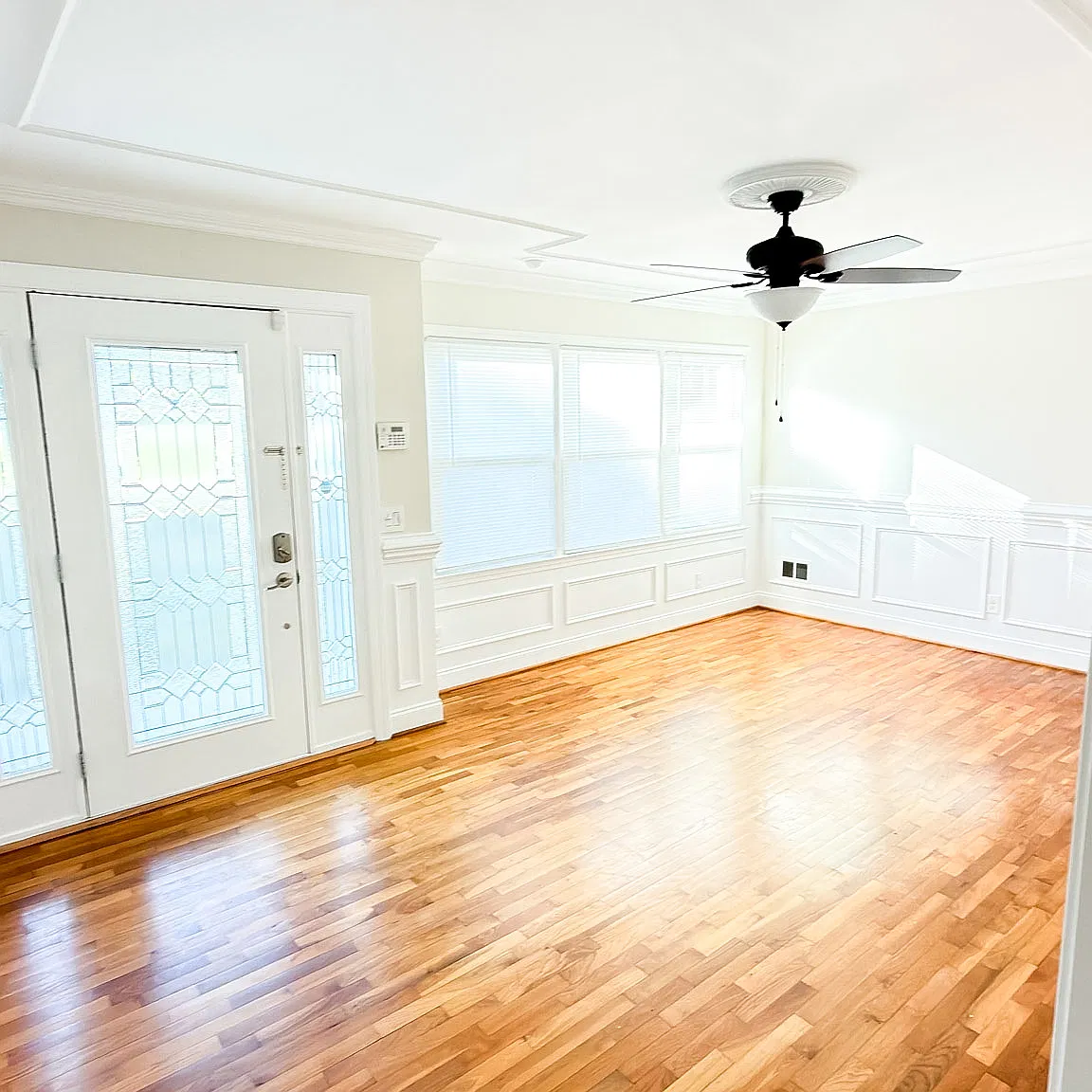 3 bed, 1300 sqft, $2,500 — Photo 2