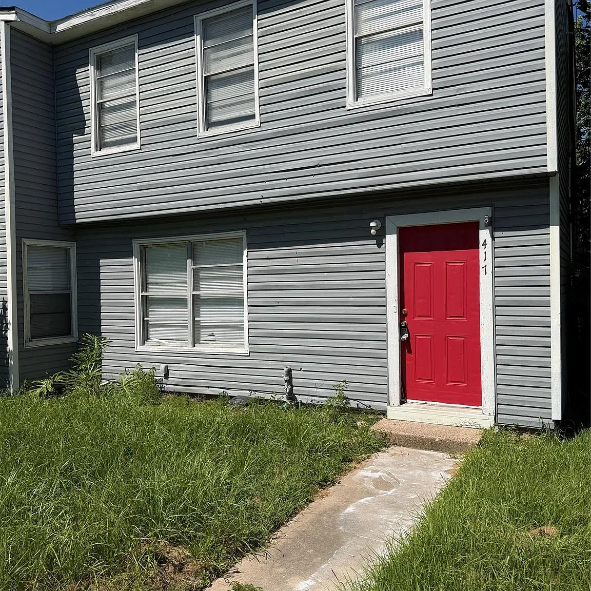 4 bed, 2.5 bath, 1976 sqft, $1,588 — Photo 1