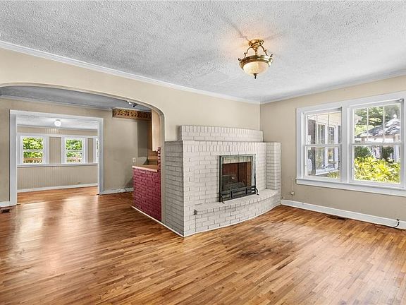 2nd image of 618 Palm St