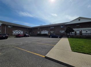 41 Quebec Rd APT 3, Island Park, NY 11558
